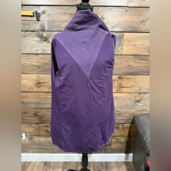 Lululemon Wrap Jacket - Picture 6 of 7